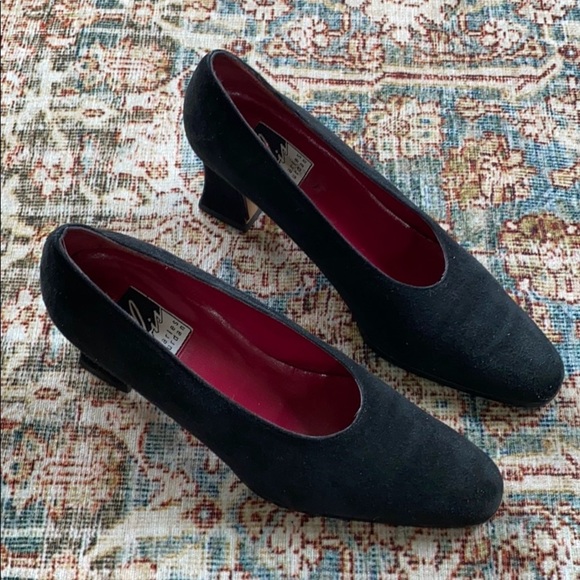 Charles Jourdan Suede Bis Pumps - Picture 6 of 11